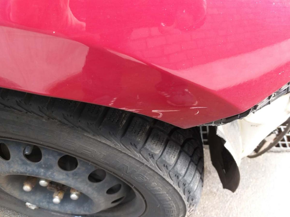 Hyundai I20 PB original Kotflügel vorn rechts Berry Red 1F Bj.2009